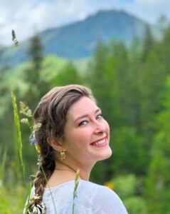 Featured tutor Flora, tutor number TUT1027